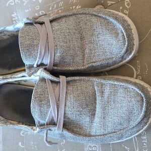 Hey Dude Women’s Wendy Linen Iron Shoes size 9
